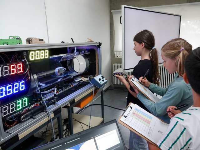 Gegen den Wind - Was Fahrzeuge von Pinguinen lernen können 